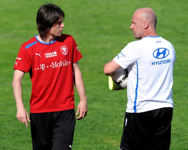 Tomáš Rosický a Michal Bílek na tréninku v Praze Tomáš Rosický a Michal Bílek na tréninku v Praze