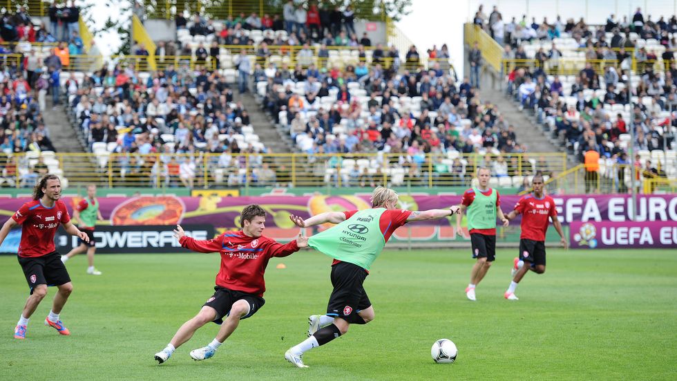 Tréninkový zápas českých fotbalistů sledovaly ve Wroclawi zaplněné tribuny