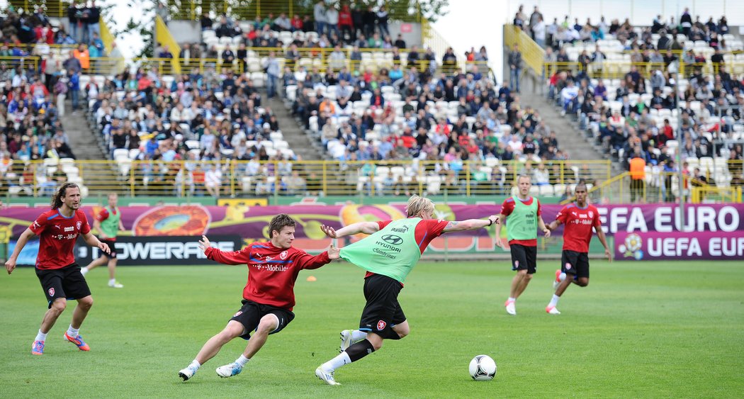 Tréninkový zápas českých fotbalistů sledovaly ve Wroclawi zaplněné tribuny