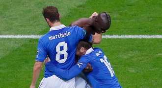 Španěly vyzvou ve finále Italové, Němce poslal domů Balotelli