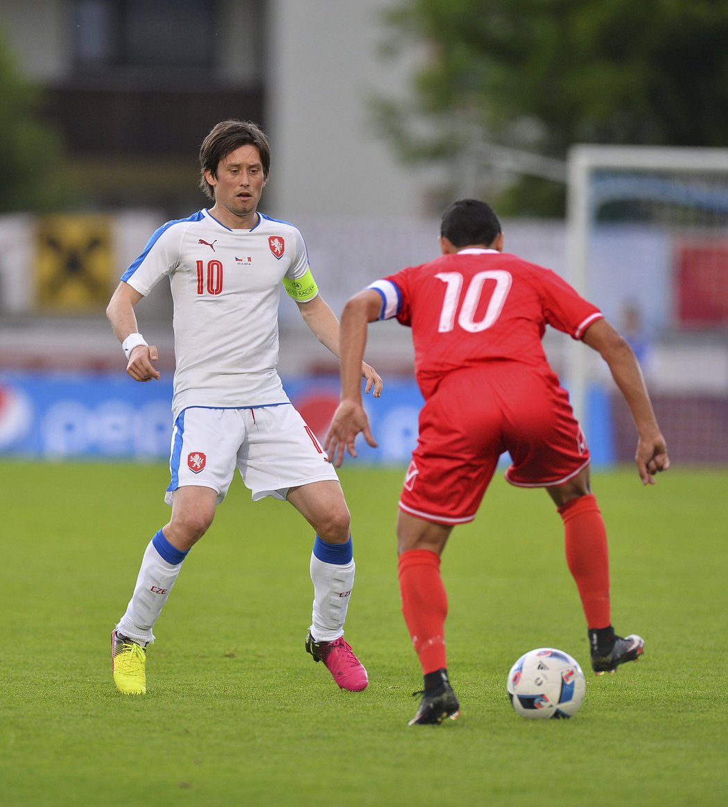 Český záložník Tomáš Rosický v duelu s Maltou odehrál 65 minut.