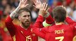 Sergio Ramos a Gerard Piqué slaví gól v české síti v úvodním zápase EURO 2016