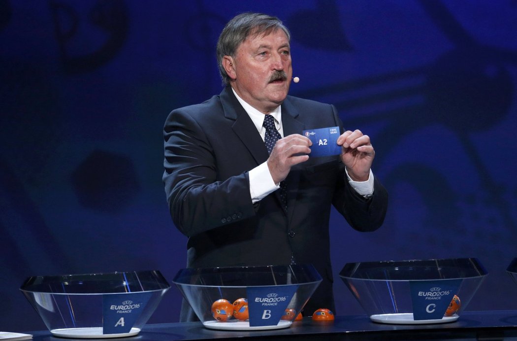 Legendární Antonín Panenka se podílel na losu EURO 2016