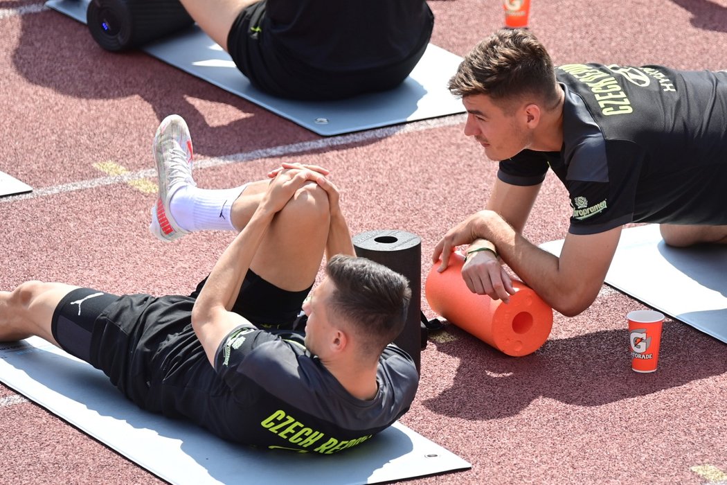 Pohodový trénink fotbalistů mezi prvními dvěma duely na EURO