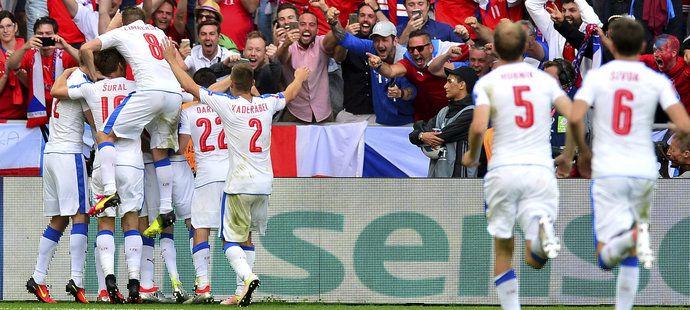 Čeští fotbalisté na mistrovství Evropy ve druhém utkání ve skupině remizovali s Chorvatskem 2:2
