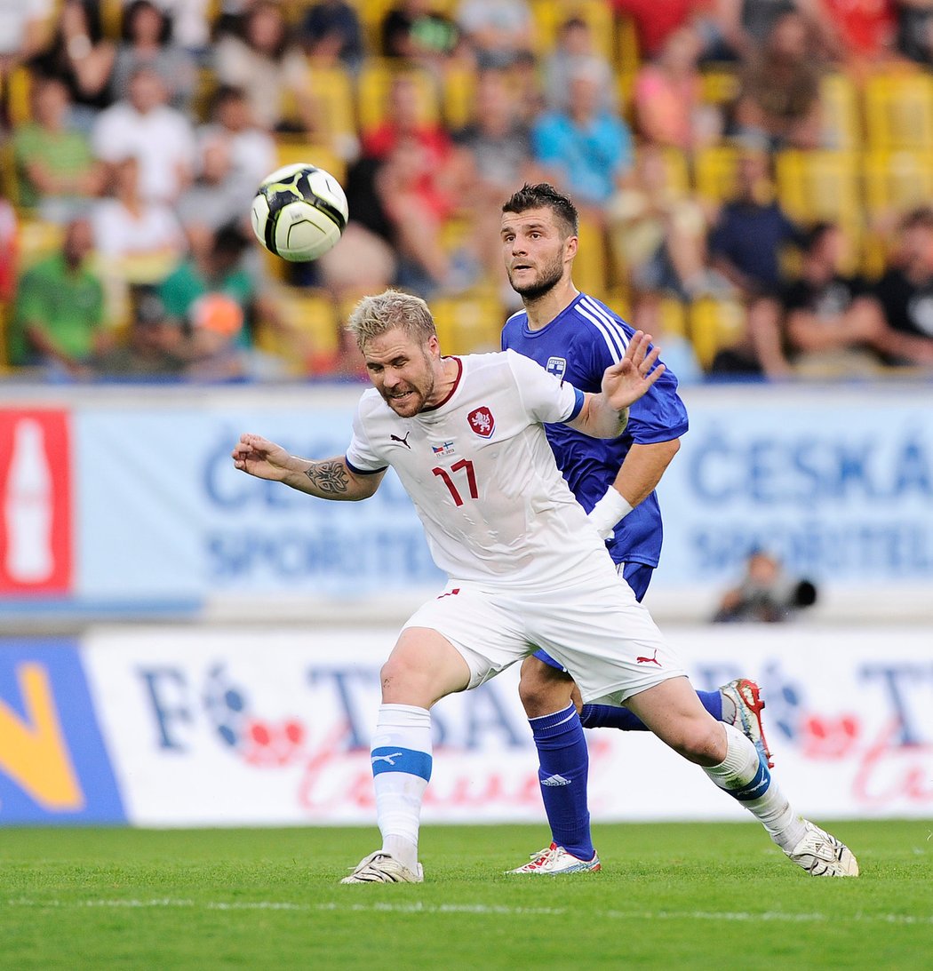 Tomáš Hübschman odvrací finský centr