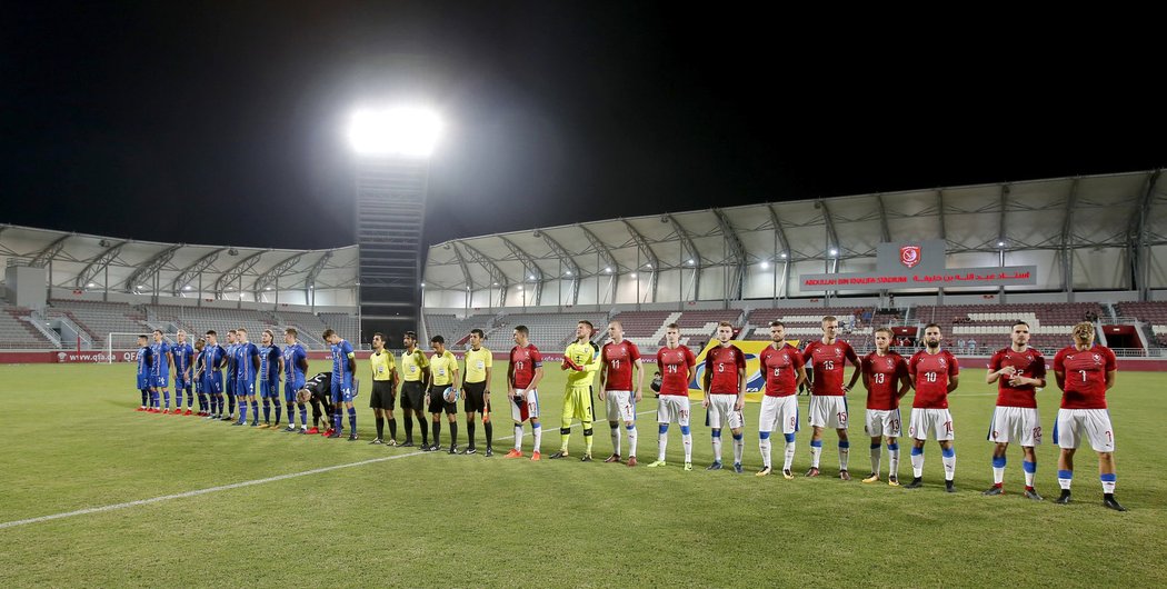 Čeští reprezentanti na stadionu v Kataru nastoupili proti Islandu