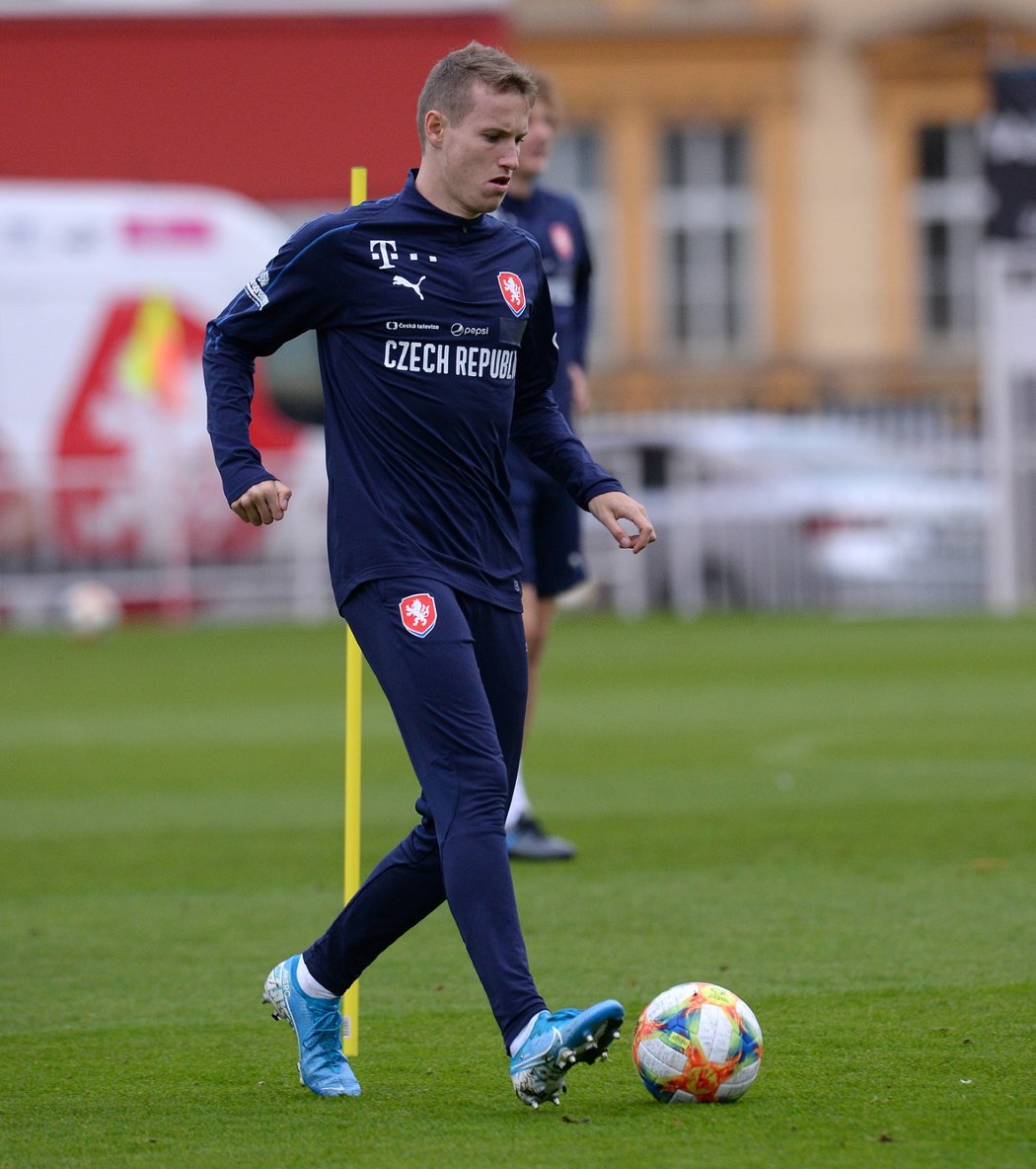 Český záložník Jakub Jankto na tréninku národního týmu