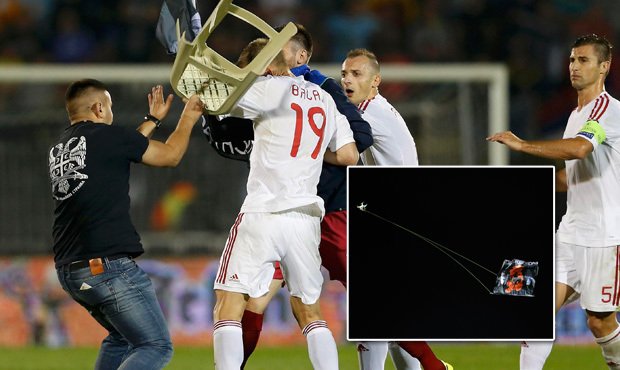 Dron s albánskou vlajkou spustil v zápase Srbsko - Albánie šarvátku, při které dostal židlí i slávista Bekim Balaj. Duel se nakonec nedohrál