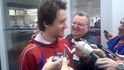 Proč mi koukáš na vlasy? Tomáš Rosický se u rozhovoru dobře bavil