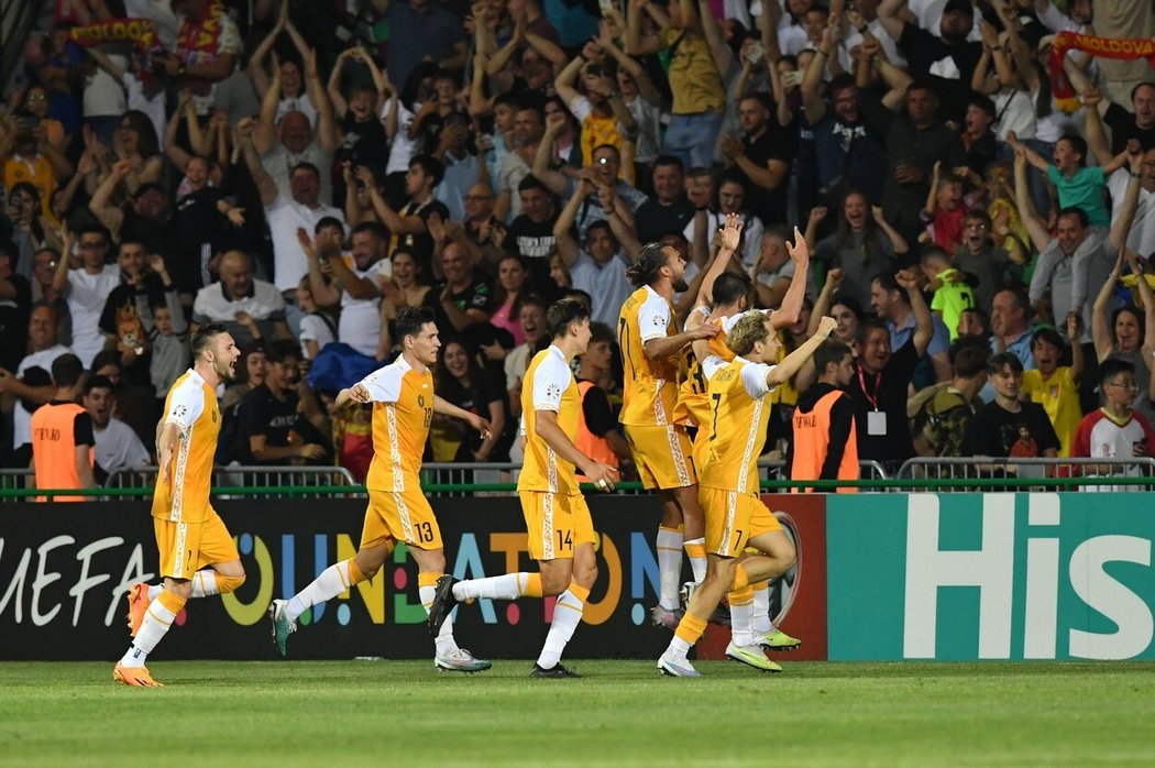 Fotbalisté Moldavska slaví gól v zápase s Polskem (ilustrační foto)