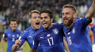 Italové se Španěly zachránili bod z penalty, Island otočil s Finskem