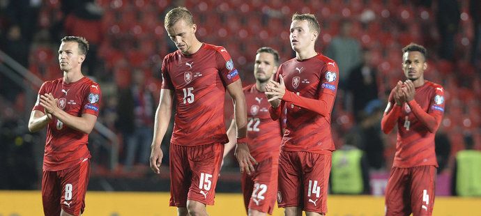 Zklamaní čeští fotbalisté po porážce s Německem, Vladimír Darida, Tomáš Souček a Jakub Jankto