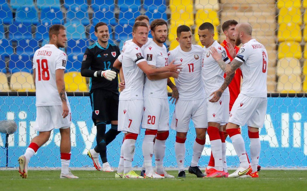 Fotbalisté Walesu porazili díky hattricku Garetha Balea Bělorusko