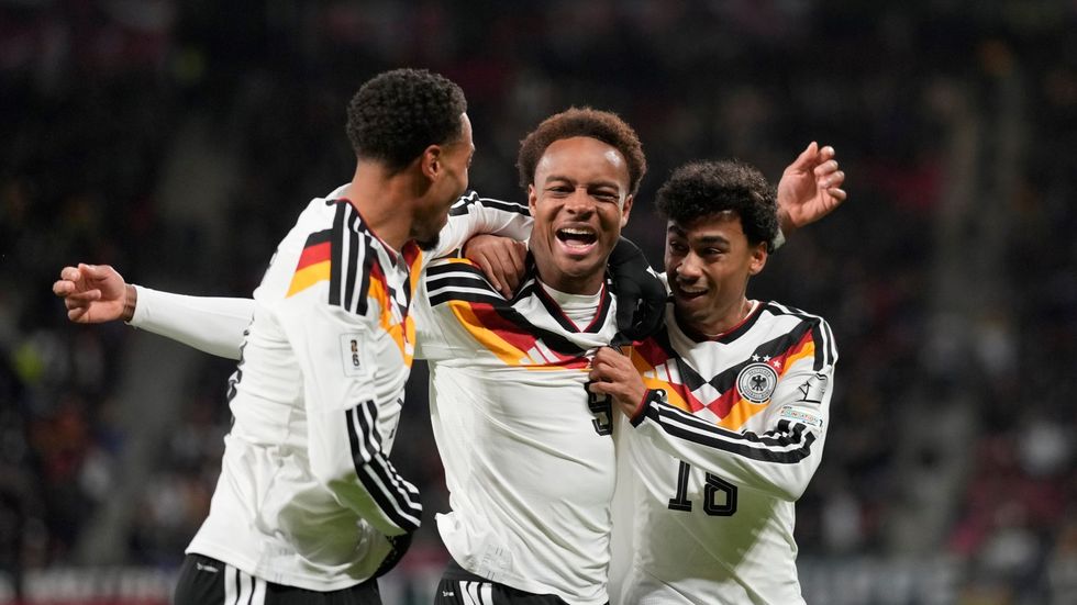 Němečtí fotbalisté oslavují postup na mistrovství světa