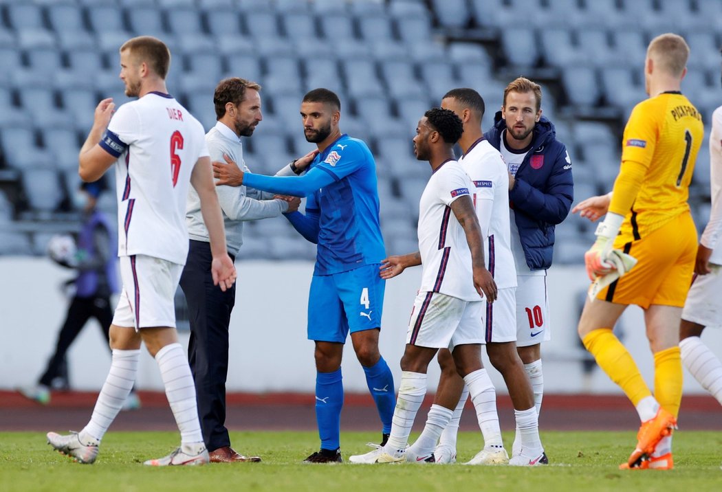 Fotbalisté anglické reprezentace poté, co zdolali Island