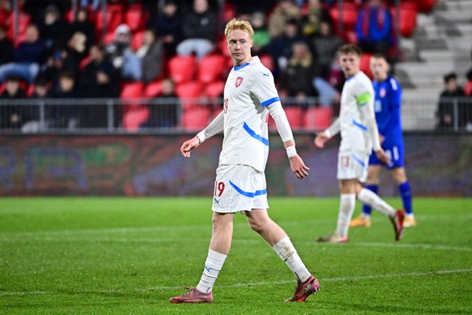 ONLINE: Česko - Portugalsko. Zaskočí lvíčata v Hradci giganta, který neztratil ani bod? ONLINE: Česko - Portugalsko. Zaskočí lvíčata v Hradci giganta, který neztratil ani bod?