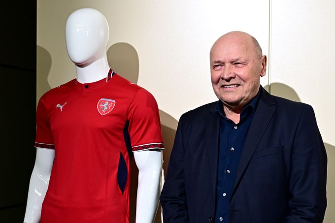 Koubek novým koučem reprezentace: smlouva na dva a půl roku. Potvrdil asistenty Koubek novým koučem reprezentace: smlouva na dva a půl roku. Potvrdil asistenty