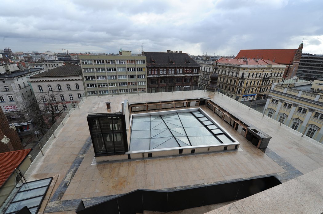 Ze střechy hotelu je výhled na celou Wroclaw