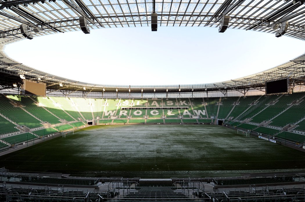 Pohled do kotle wroclawského stadionu, kde budou čeští fotbalisté hrát základní skupinu EURA