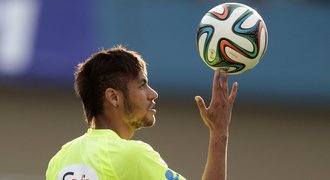 Neymarův nový trik pro MS. Takovou penaltu jste ještě neviděli!