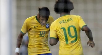 Neymar namlsal Brazílii: Krásný přímák, luxusní patička i taneček!