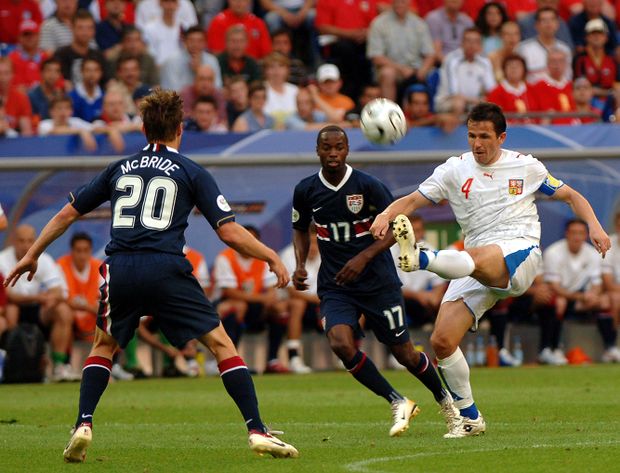 Tomáš Galásek v zápase s USA na MS 2006 Tomáš Galásek v zápase s USA na MS 2006