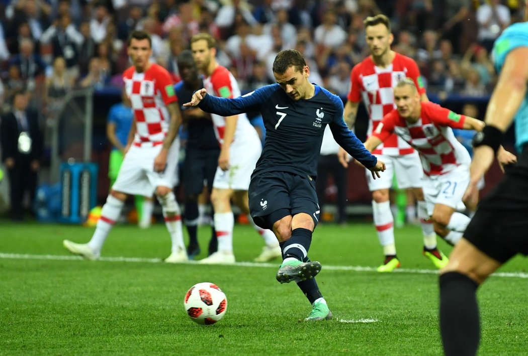 Pokutový kop proměnil Antoine Griezmann s absolutním přehledem