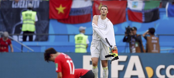 Těžké zklamání si prožil německý brankář Manuel Neuer, ale nakonec i vítězní hráči Jižní Koreje