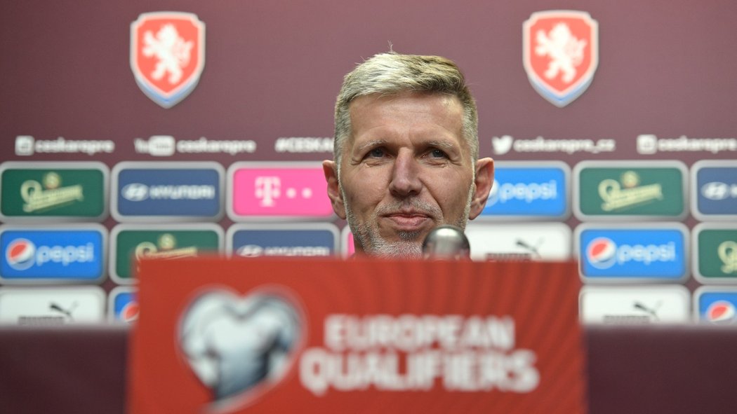 Trenér české fotbalové reprezentace Jaroslav Šilhavý na tiskové konferenci před zápasem kvalifikace o postup na EURO 2020 proti Anglii