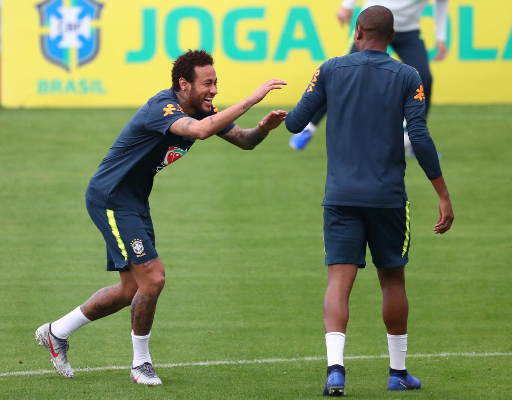 Neymar si zřejmě bude moci oddechnout, údajnou oběť ze znásilnění opustili kvůli změně výpovědi právníci