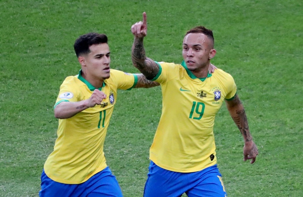 Brazilský útočník Everton otevřel v 15. minutě skóre finále Copy América proti Peru