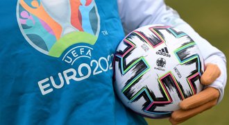 Fotbalové EURO je odloženo o rok! Dohrajte letos ligy, vyzvala UEFA