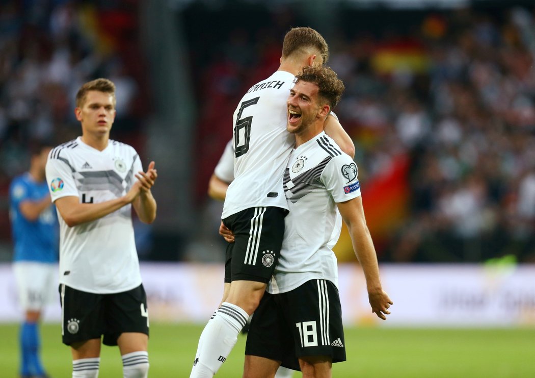 Na osmigólovém debaklu Estonska se třetím gólem podílel i Leon Goretzka