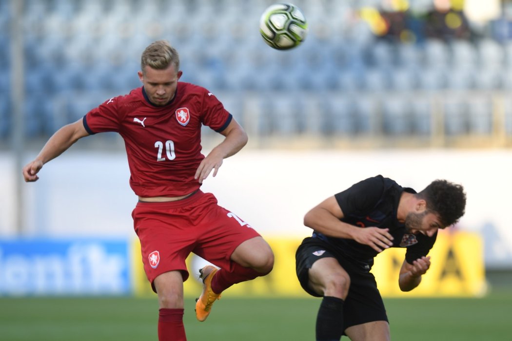 Václav Drchal viděl zkraje utkání žlutou kartu za faul loktem