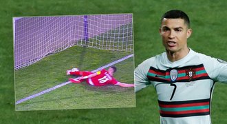 Vzteklý Ronaldo! Sudí mu neuznali jasný gól, zahodil kapitánskou pásku