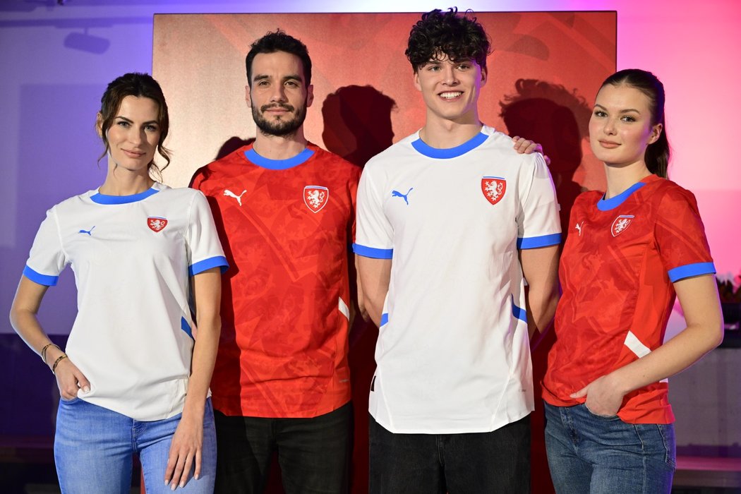 Česká fotbalová reprezentace představila nové dresy pro EURO 2024