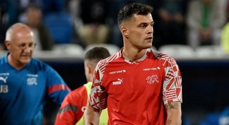 Fotbálek v parku... Xhaka se opřel do tréninku nároďáku, kouč nesouhlasí