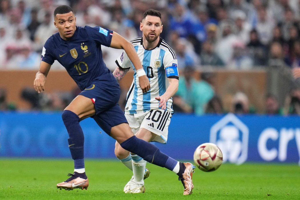 Kylian Mbappé to od argentinského brankáře schytává ze všech stran. Dočká se od Messiho za spoluhráčovo dětinské chování později omluvy?