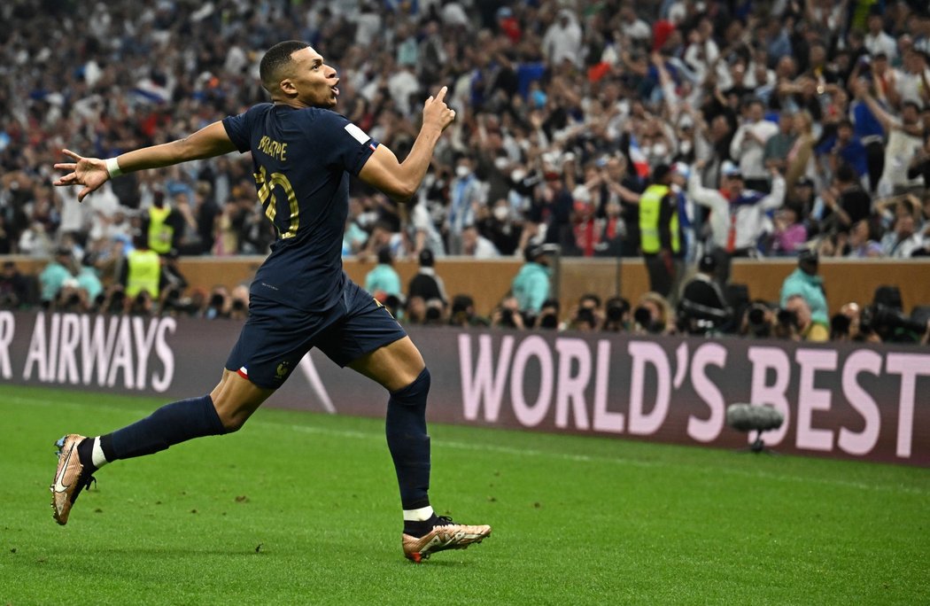 Kylian Mbappé to od argentinského brankáře schytává ze všech stran. Dočká se od Messiho za spoluhráčovo dětinské chování později omluvy?