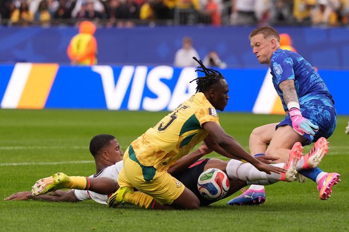 Anglie - Ghana 0:0. Smutný rekord i podezřelý zákrok na Adua. Penalta, řekl Rooney Anglie - Ghana 0:0. Smutný rekord i podezřelý zákrok na Adua. Penalta, řekl Rooney
