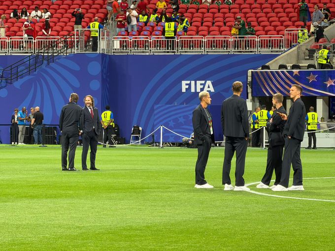 MS ve fotbale ONLINE: pískot na pauzu na pití, s kým sledoval zápas Nedvěd ve VIP? MS ve fotbale ONLINE: pískot na pauzu na pití, s kým sledoval zápas Nedvěd ve VIP?