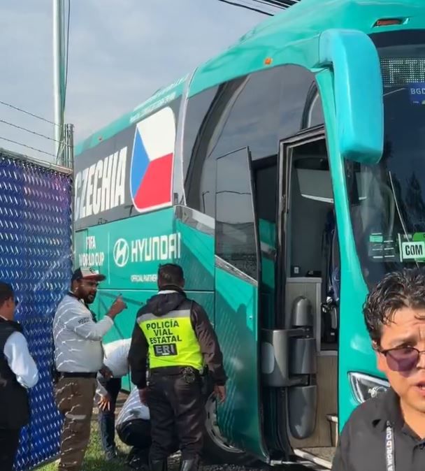 MS ve fotbale ONLINE: Český autobus blokoval dopravu, hráči museli pěšky. Haiti mění dresy MS ve fotbale ONLINE: Český autobus blokoval dopravu, hráči museli pěšky. Haiti mění dresy