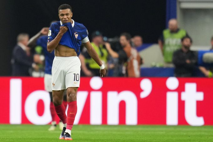 MS ve fotbale ONLINE: Mbappé zkritizoval výkon Francie. Musím převzít odpovědnost, řekl MS ve fotbale ONLINE: Mbappé zkritizoval výkon Francie. Musím převzít odpovědnost, řekl