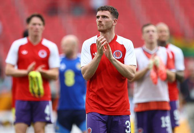 MS ve fotbale ONLINE: Robertson přečetl dojemný dopis od manželky zesnulého Joty MS ve fotbale ONLINE: Robertson přečetl dojemný dopis od manželky zesnulého Joty