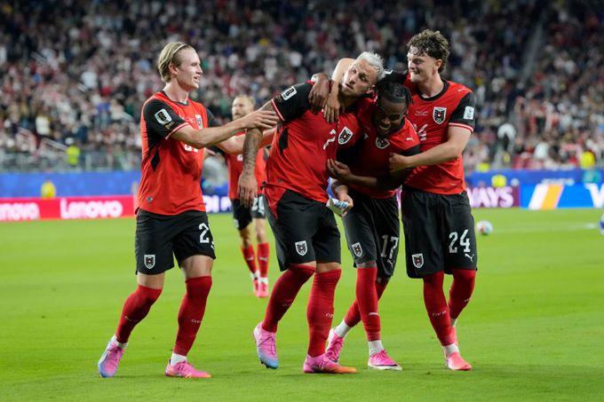 Rakousko - Jordánsko 3:1. Utrápená výhra favorita, rozhodl vlastní gól po rohovém kopu Rakousko - Jordánsko 3:1. Utrápená výhra favorita, rozhodl vlastní gól po rohovém kopu