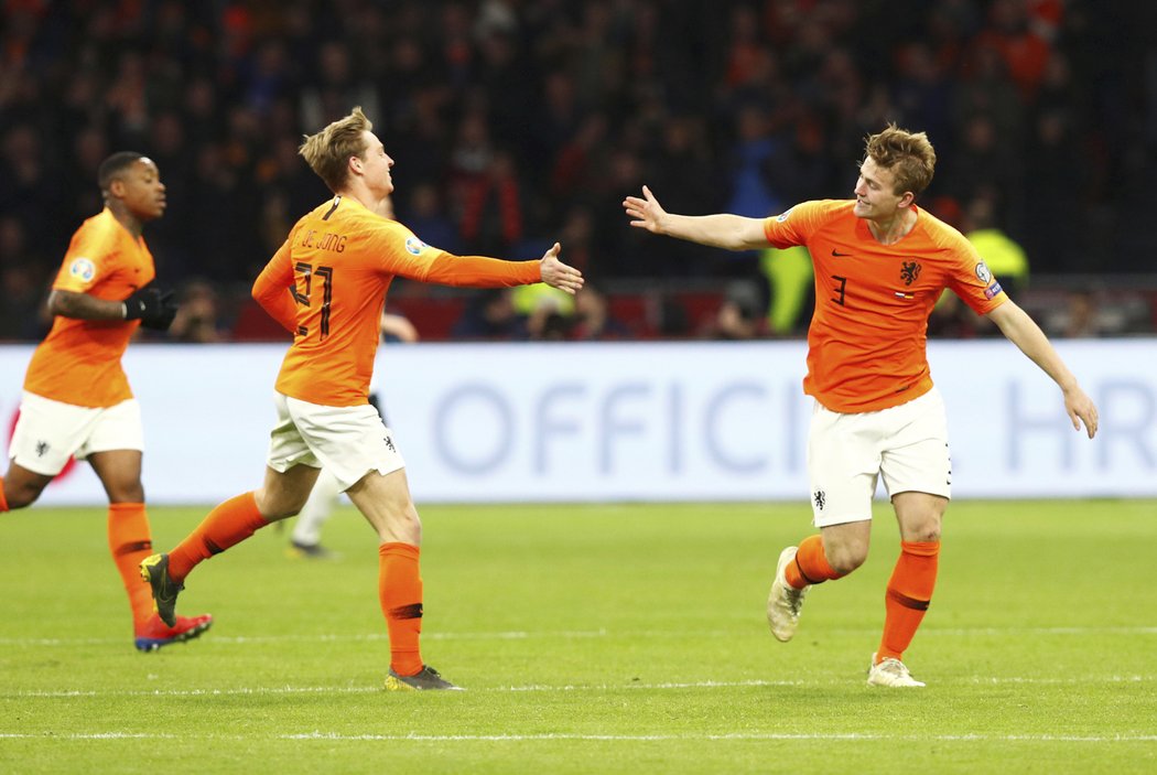 Matthijs de Ligt napravil své zaváhání a dal Německu gól