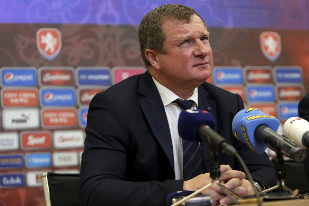 Český kouč Pavel Vrba při oznamování české nominace na EURO