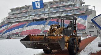 Sníh trápil fotbalisty na Strahově, Haná bude na Dány připravena