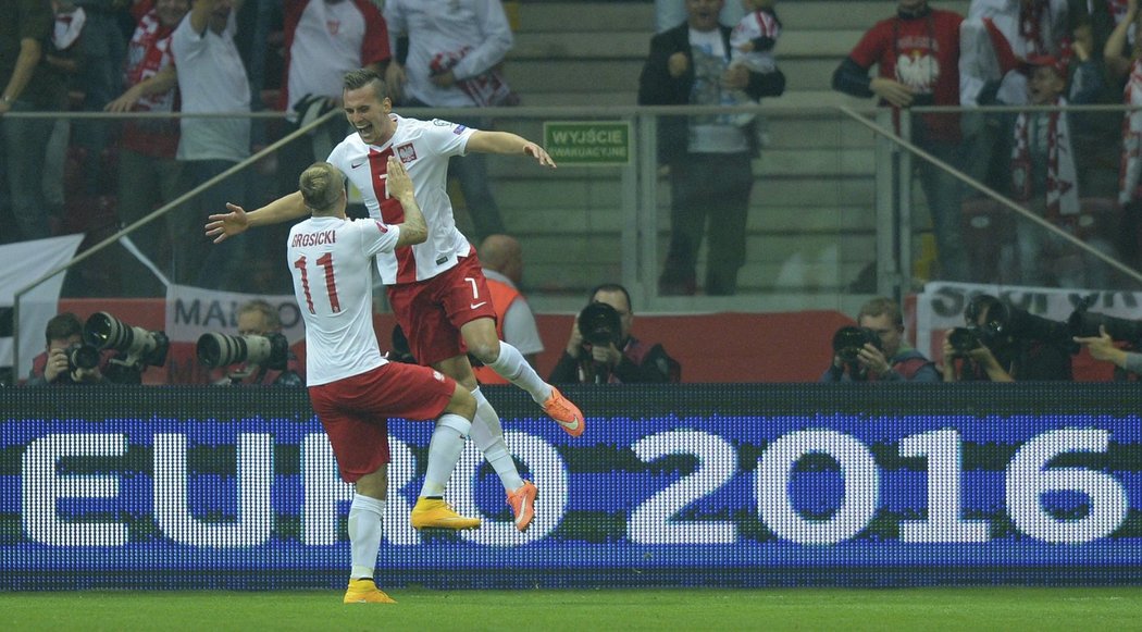 Arkadiusz Milik oslavuje gól do sítě Německa